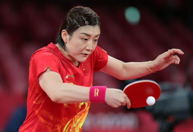 教练临场应 教练临场应